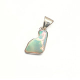 Opaali suurempi kivi sterlinghopeariipus