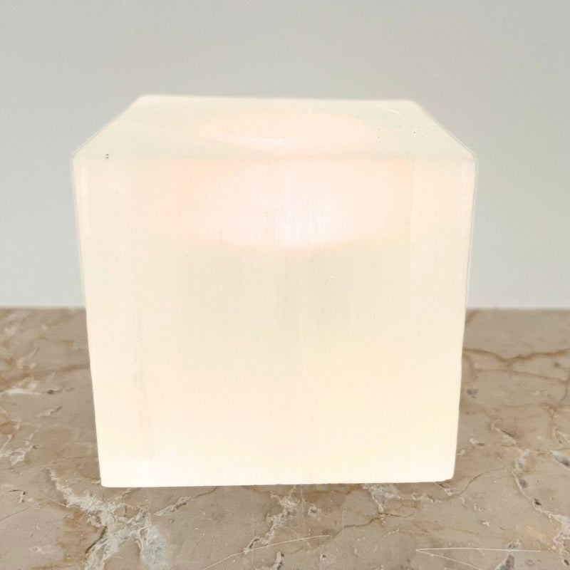Ljuslykta, fyrkantig vit selenit