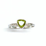 Peridot, trillion fasettslipad i silver