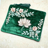 Vaaleanpunainen samettinen kangaskassi, jossa on elämän puu