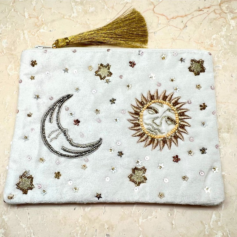 Vaaleanpunainen samettinen kangaskassi, jossa on elämän puu