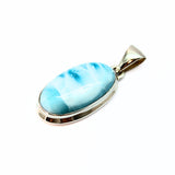 Larimar-riipus hopeaa