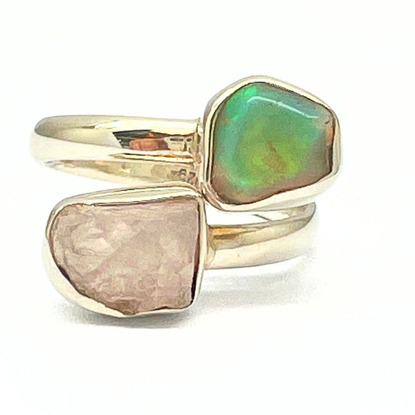 Rose quartz, ring with tip in silver