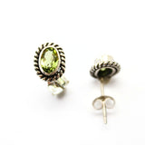 Peridot, stiftörhänge oval silver med filigran