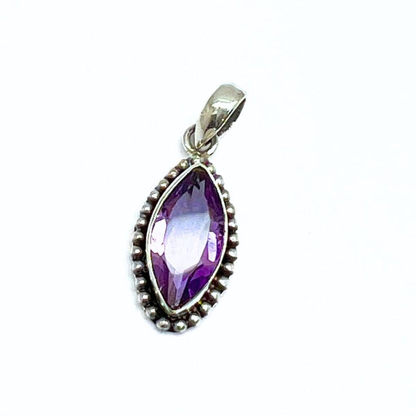 Amethyst oval pendant with smooth silver setting