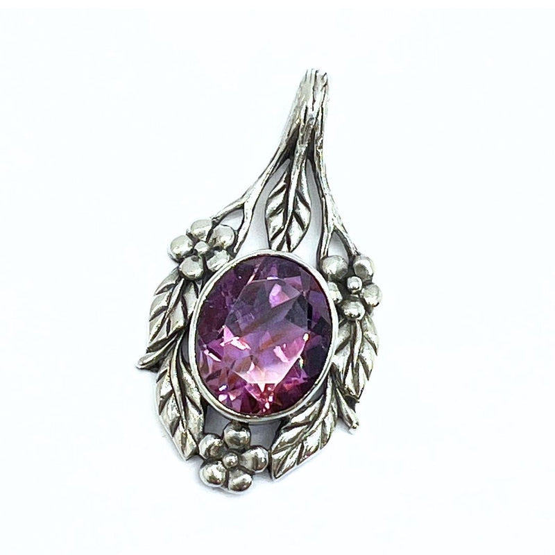 Amethyst oval pendant with smooth silver setting