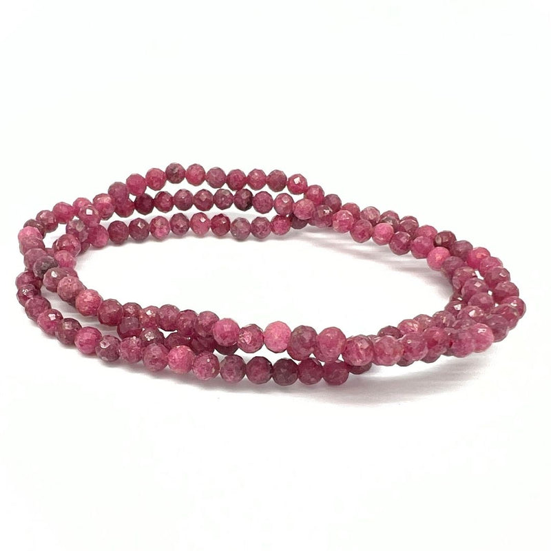 Rubin fasettslipat armband 4 mm