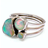 Opal, silverring med tre stenar