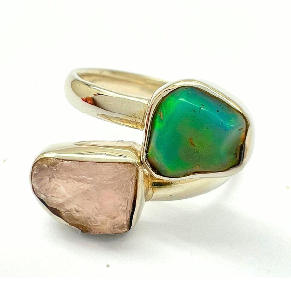 Rose quartz, ring with tip in silver