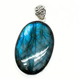 Labradoriitti, soikea hopeinen riipus filigraanikoristelulla