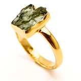 Moldavit guldring storlek 7