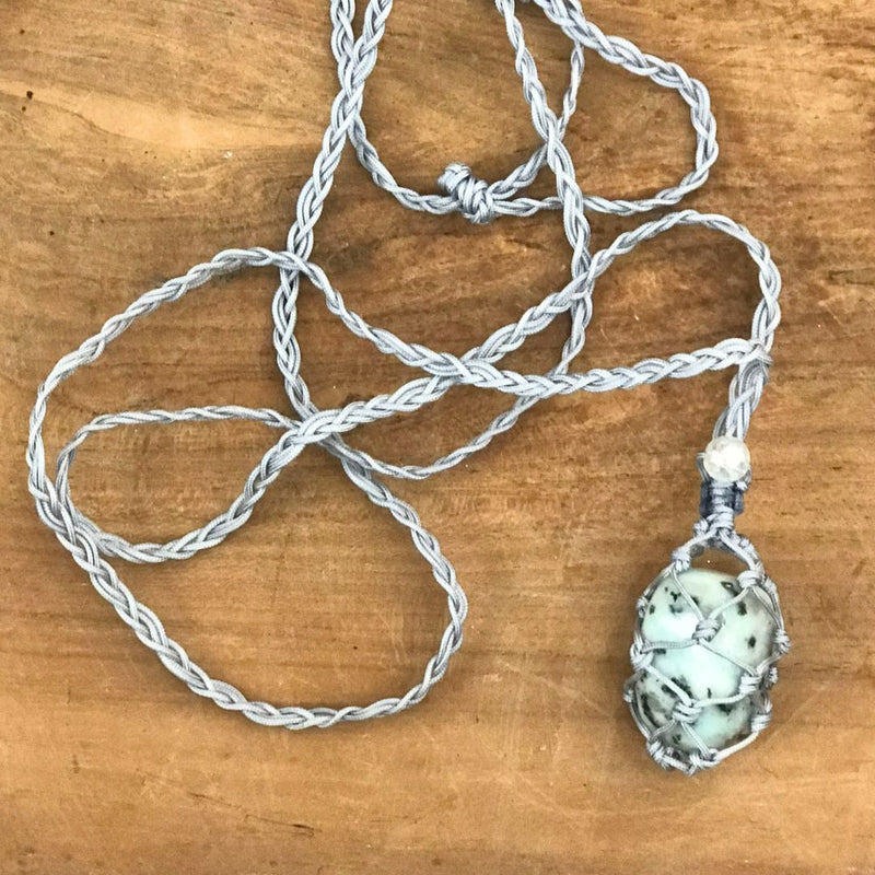 Make a necklace with bag in Macramé for your crystal 9/4 2024