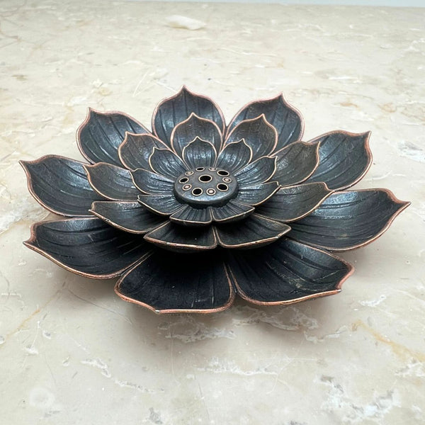 Rökelsehållare Lotus Mörk Oxiderad Mässing