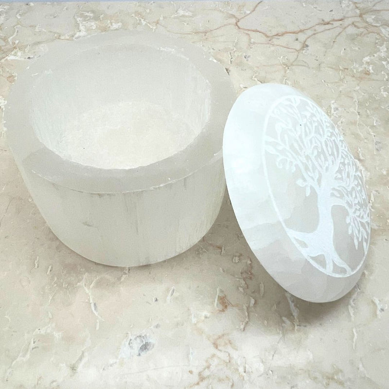 Selenit slipad rund ask med lock & livets träd