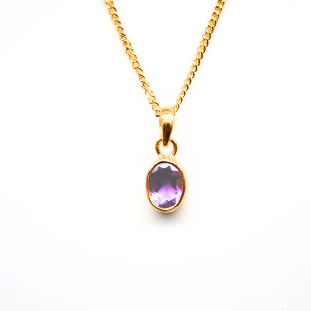 Month stone for June, gold pendant with rainbow moon stone – Kristallrummet