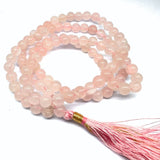 Rosenkvarts mala med 6 mm pärlor, sidentofs och brokadpåse