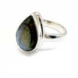 Labradorit fasettslipad droppe i silverring