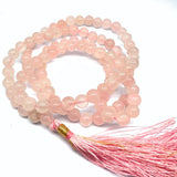 Rosenkvarts mala med 6 mm pärlor, sidentofs och brokadpåse