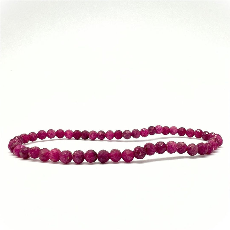 Rubin fasettslipat armband 4 mm