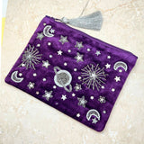 Vaaleanpunainen samettinen kangaskassi, jossa on elämän puu