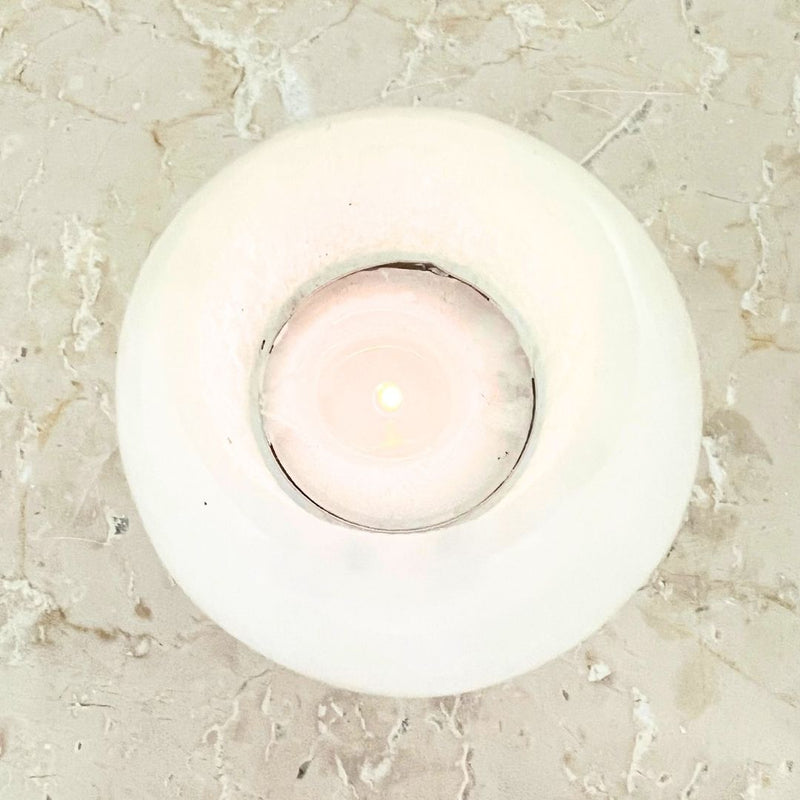 Ljuslykta, rund äggformad vit selenit