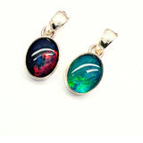 Opal, ovalt silverhänge med enkel silverfattning