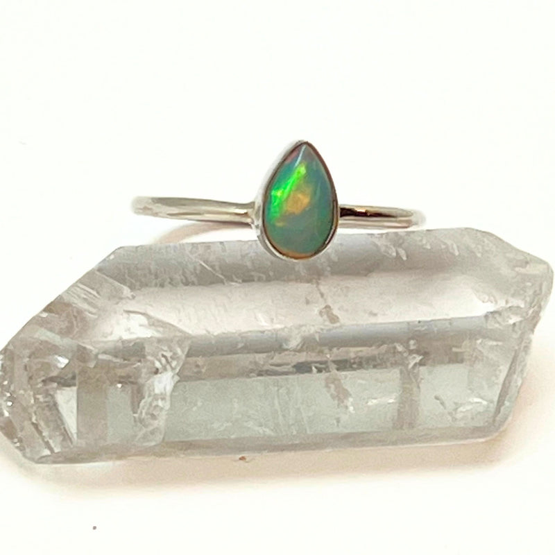 Opal droppe silverring