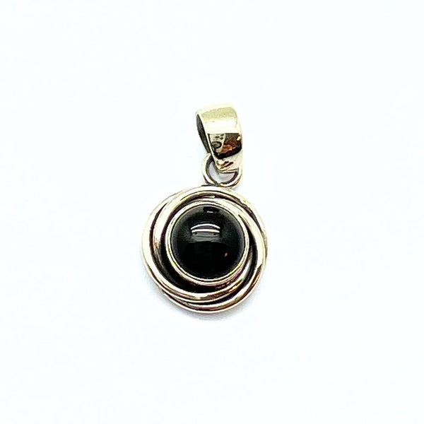 Onyx, small oval pendant