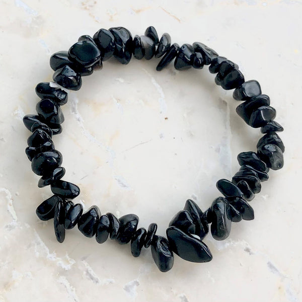 Obsidian chip bracelet with elastic thread