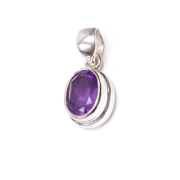 Amethyst oval pendant with smooth silver setting