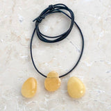 Kalsiittioranssi, rei'itetty riipus