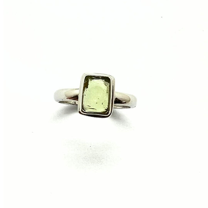 Peridot silverring storlek 5