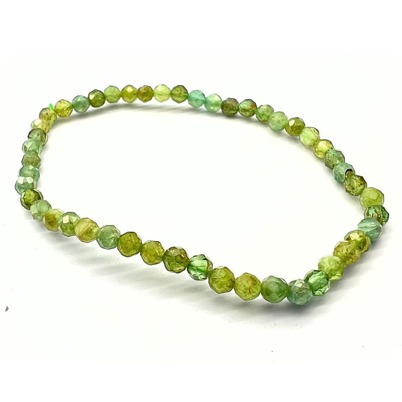 Apatit djupt grön, fasettslipat armband 4 mm