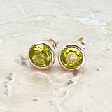 Peridot, stiftörhänge rund fasett 6 mm