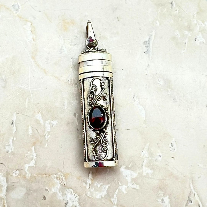 Prayer cylinder, pendant with amethyst