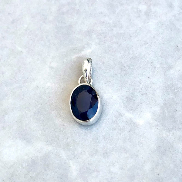 Sapphire oval pendant in silver