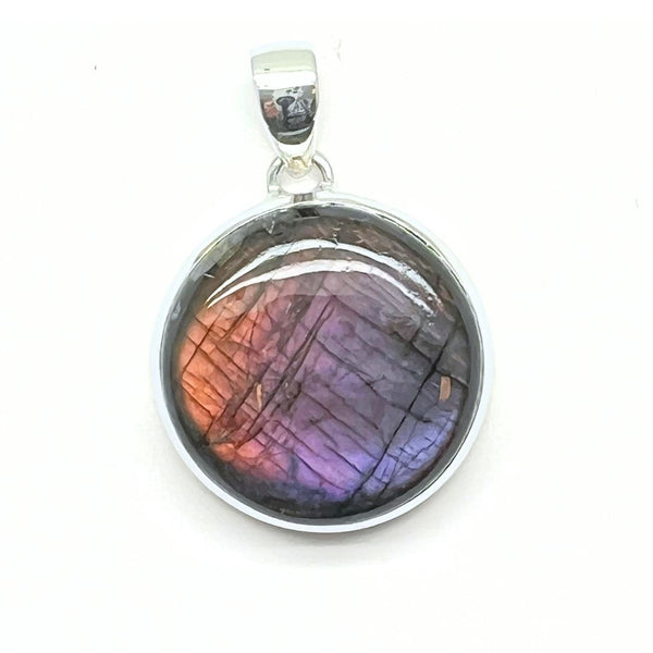 Labradorite, round smooth pendant in silver
