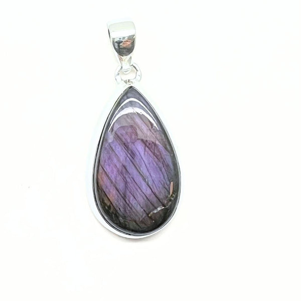 Labradorite, round smooth pendant in silver
