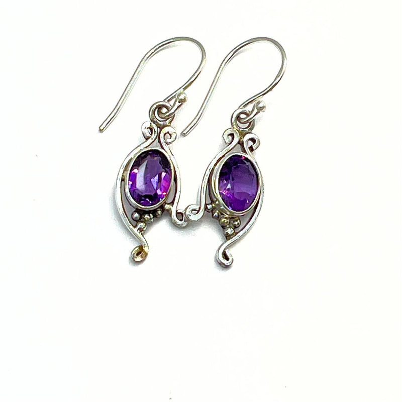 Amethyst, faceted ellipse in earring