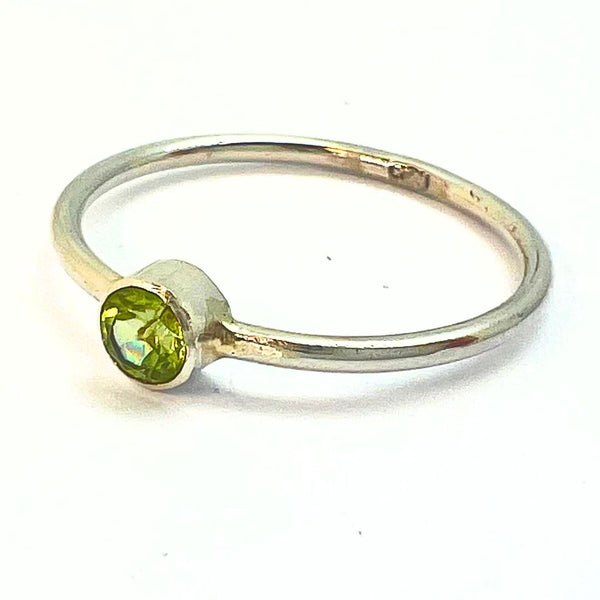 Peridot, neliömäinen kynsisarja