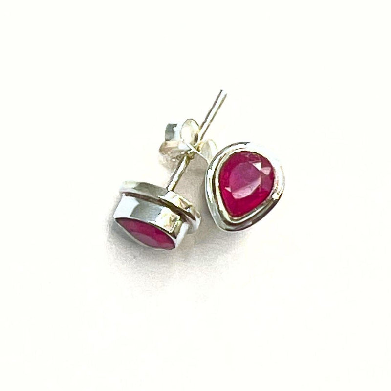 Ruby, earrings faceted oval stone