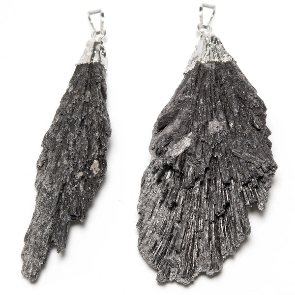 Kyanite black, pendant in silver-plated setting