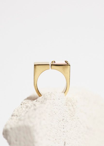 Ring Cornelis Webb rose quartz with gold plating