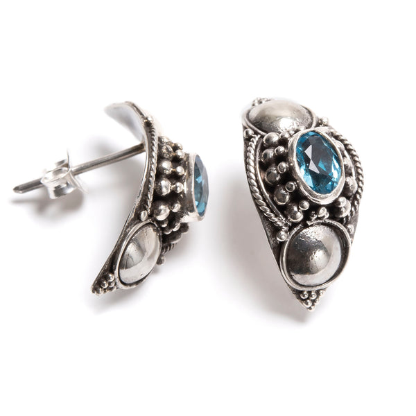 Blue topaz, faceted pin with filigree