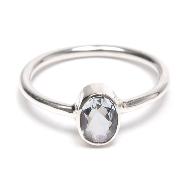 Aquamarine, small oval smooth silver ring