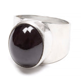 Onyx, cabochon smooth silver ring