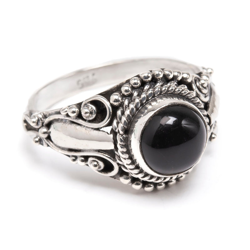 Onyx, rund filigranring i silver