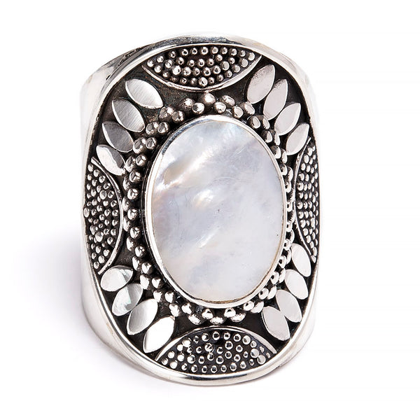 Mother of pearl, large ring with silver filigree