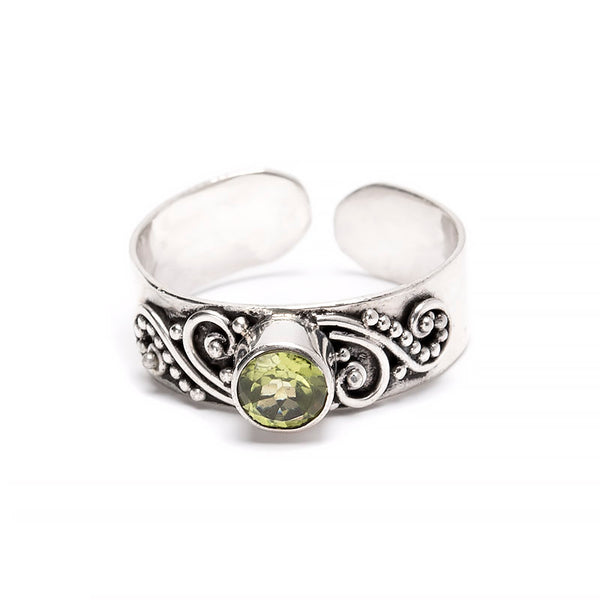 Ring, peridot silver filigree