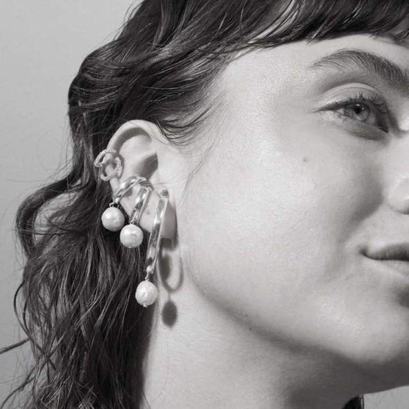 Cornelia Webb, gold ear cuff earring with pearl